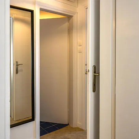 Center Downtown Apartment