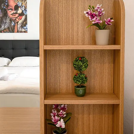 Center Downtown Apartment *